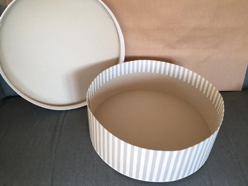 Velká kulatá krabice, úložný box — foto 2