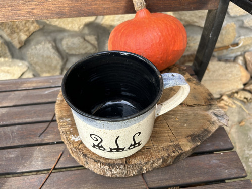 Velký keramický hrnek bílo-černý- 3 kočičky — foto 2