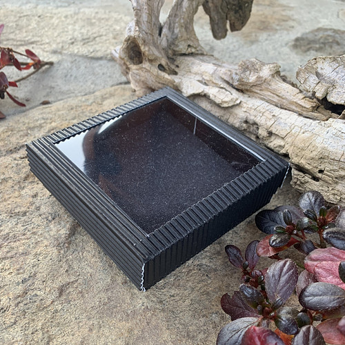 Dárková krabička černá s oknem 10x10 cm — foto 4