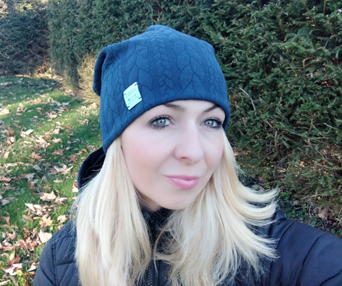 Tmavě modrá čepice copánková — foto 5