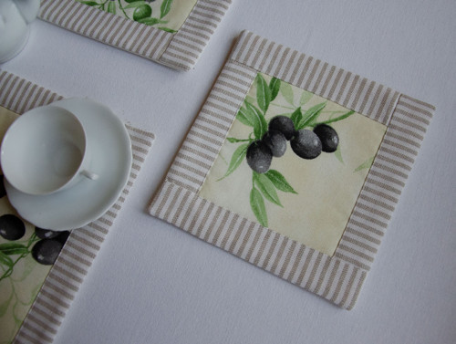 Prostírání pod hrníček - Olives proužek — foto 2