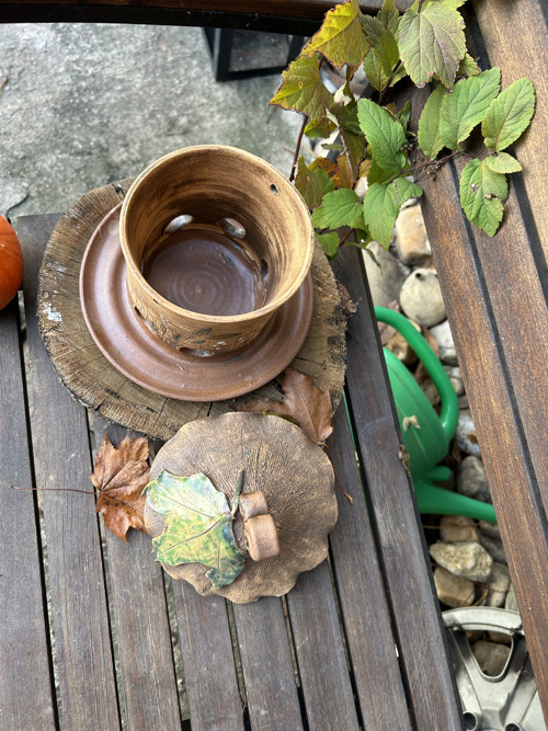 Velké keramické krmítko — foto 3