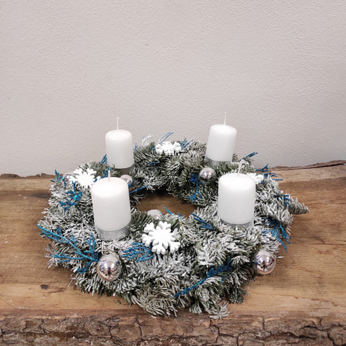 Adventný čečinový veniec , snehový — foto 2