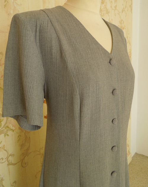 Autorské elegantní propínací šaty — foto 5