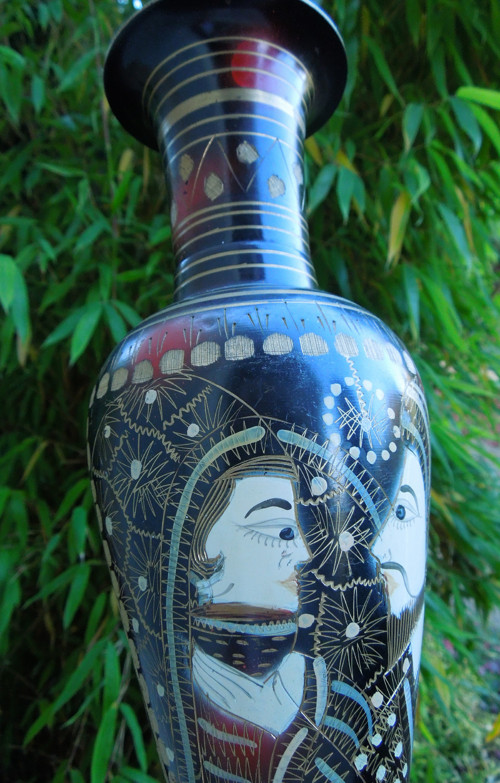 Kovová mosazná váza — foto 3