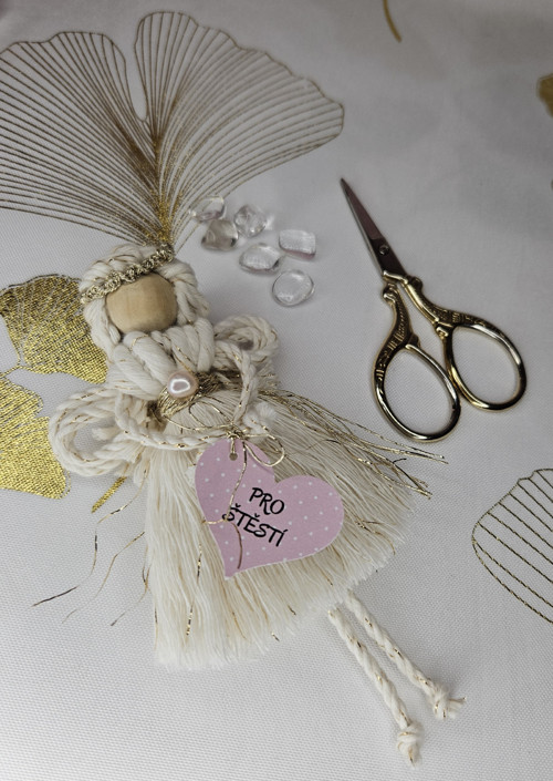 Boho macramé andělka pro štěstí — foto 2