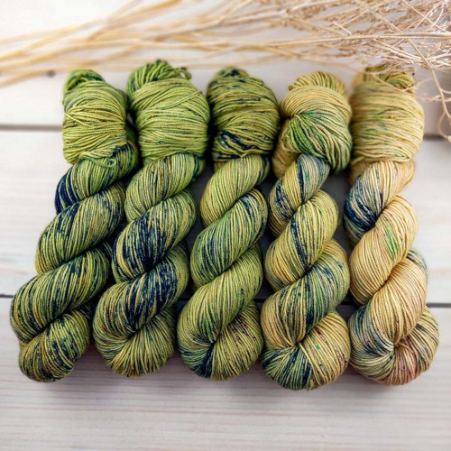 OLIVE, ombré set přízí, ručně barvené — foto 6