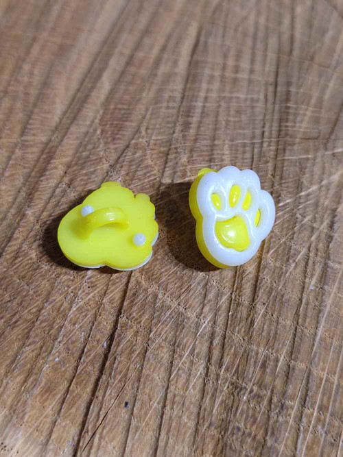 Knoflík dětský packa barva žlutá — foto 2