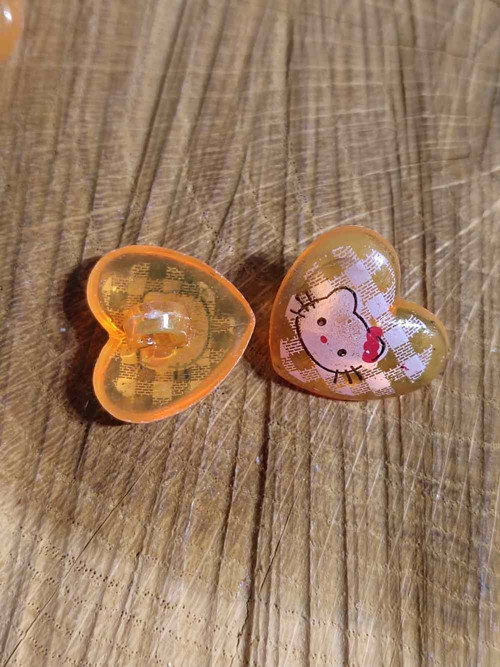 Knoflík Kitty oranžový — foto 2