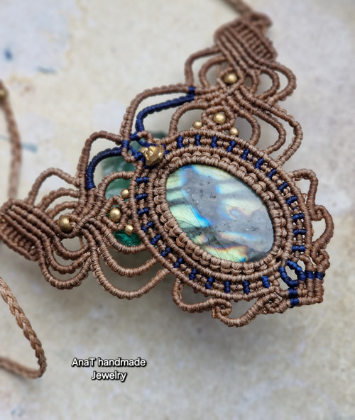 Macramé náhrdelník s labradoritem — foto 2