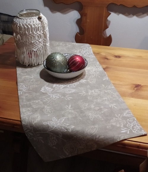 Béžový běhoun se vzorkem — foto 3