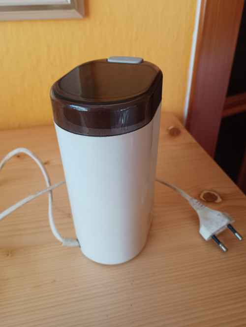 Elektrický mlýnek na kávu — foto 2