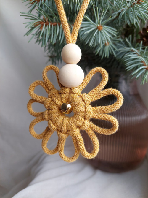 Macramé ozdoba na vánoční stromeček — foto 3