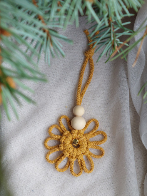 Macramé ozdoba na vánoční stromeček — foto 2