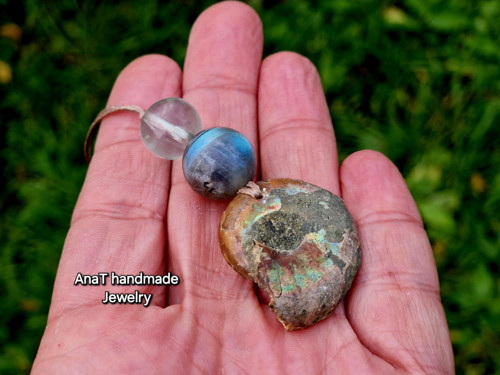 Macramé náhrdelník amonit, labradorit, fluorit — foto 4