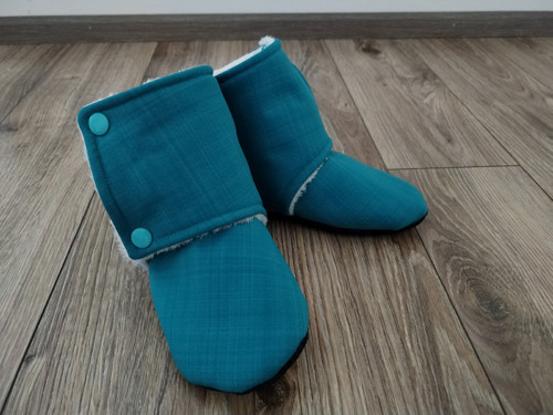 Capáčky ze softshellu s beránkem do kočárku — foto 2