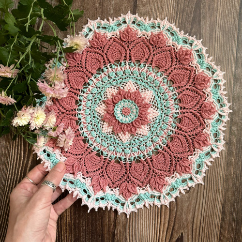 Háčkovaná dečka strukturovaná 32 cm — foto 6