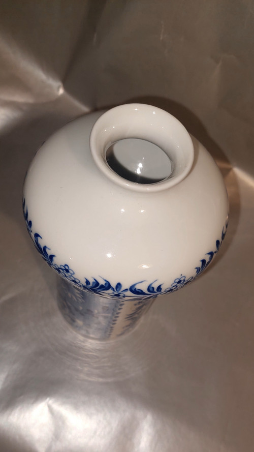 Porcelánová vázička — foto 5