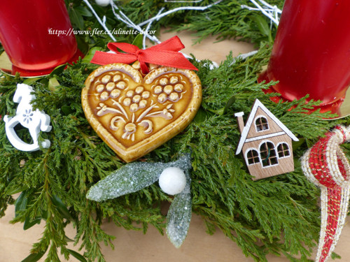 Adventní věnec s keramickými perníčky, průměr 33cm — foto 2