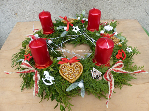 Adventní věnec s keramickými perníčky, průměr 33cm — foto 4