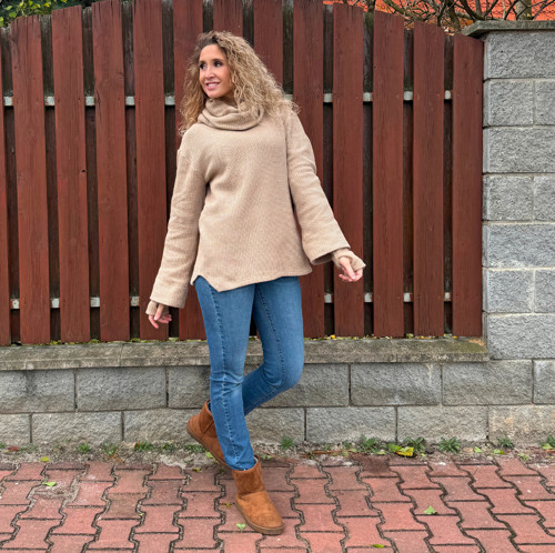 Světle hnědý dlouhý svetr — foto 4