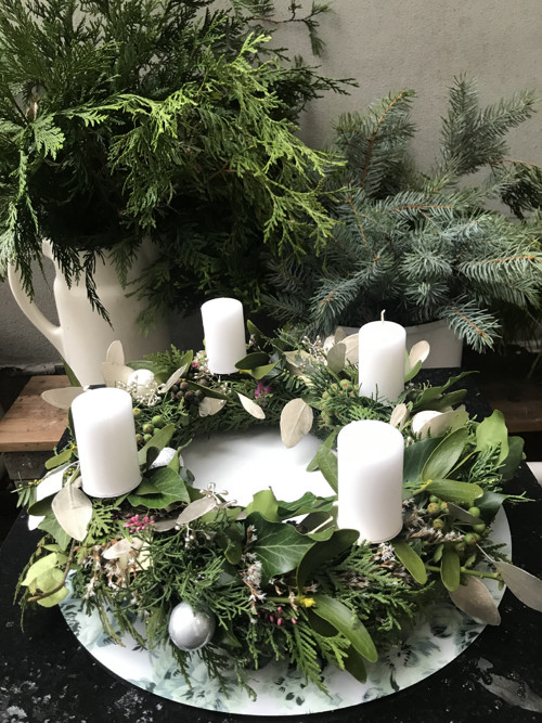 Adventní věnec přírodní s eukalyptem — foto 2