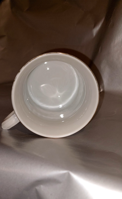 Starý porcelánový hrneček — foto 3