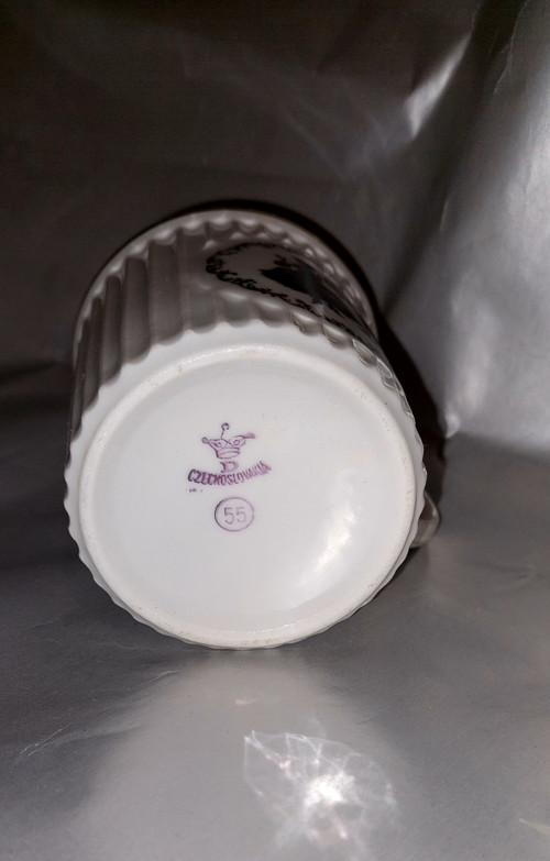 Starý porcelánový hrneček — foto 4