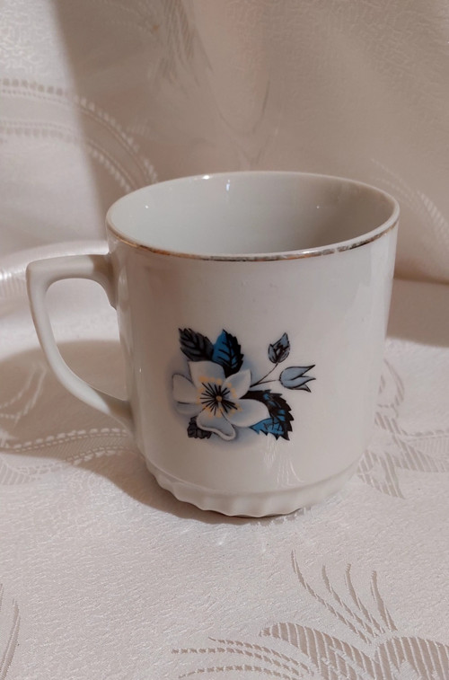 Porcelánový hrnek — foto 2