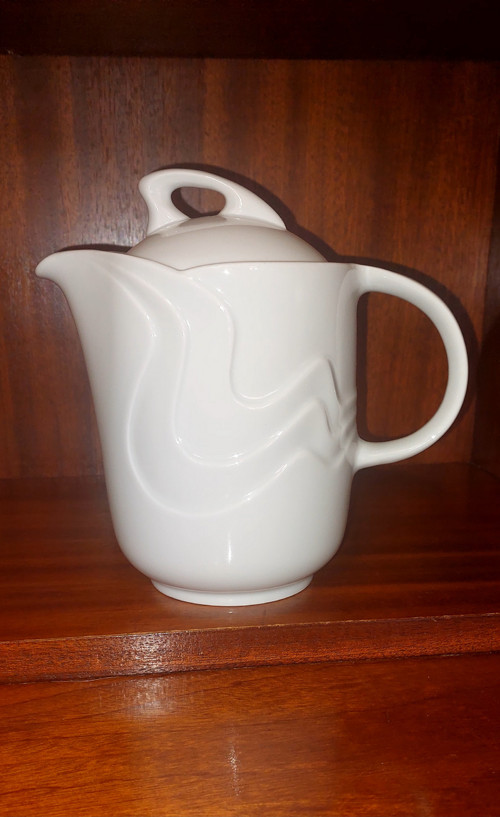 Bílá porcelánová konvice — foto 2