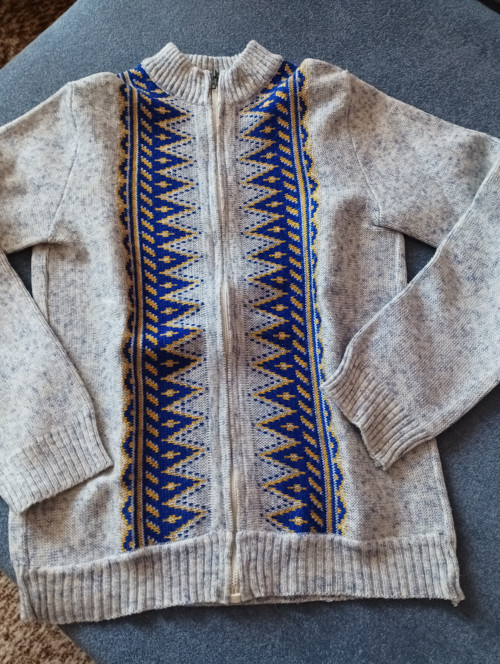 Retro zapínací svetr — foto 2