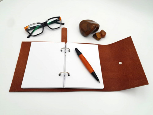 Kožený zápisník BUCKLE A5 — foto 2