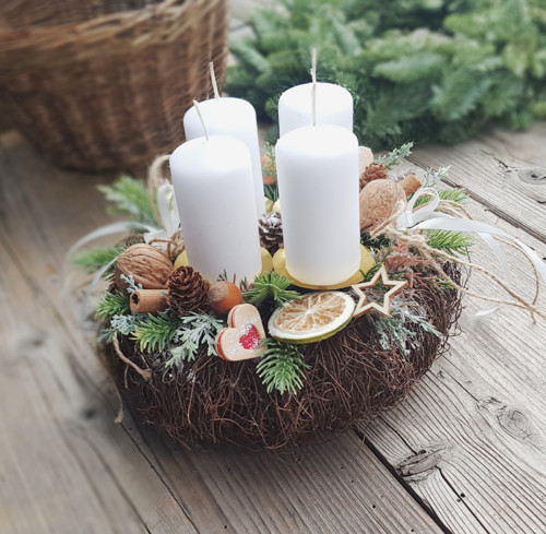 Věneček v přírodním stylu s cukrovíčky — foto 2