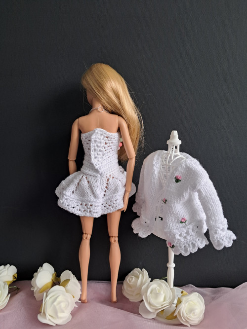 Obleček pro Barbie: háčkované šaty a svetřík — foto 3
