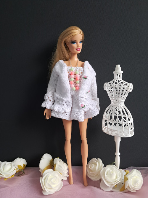 Obleček pro Barbie: háčkované šaty a svetřík — foto 4