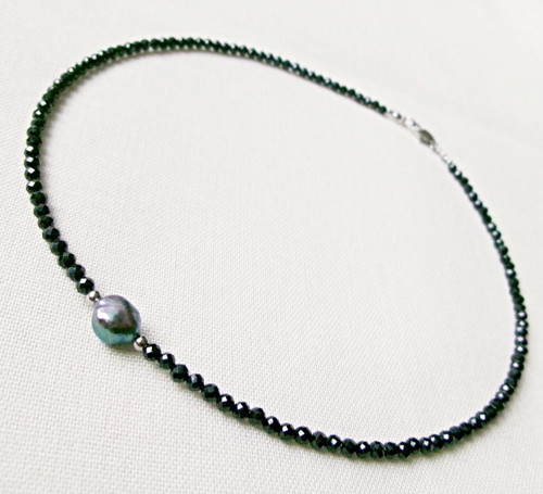 Náhrdelník spinel s perlou — foto 2