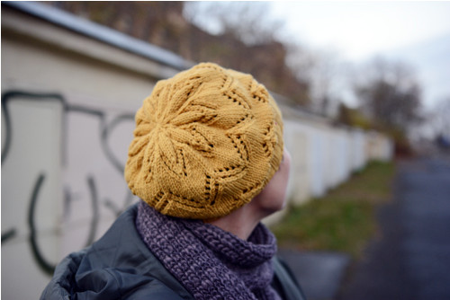 Žlutá dámská čepice merino — foto 3