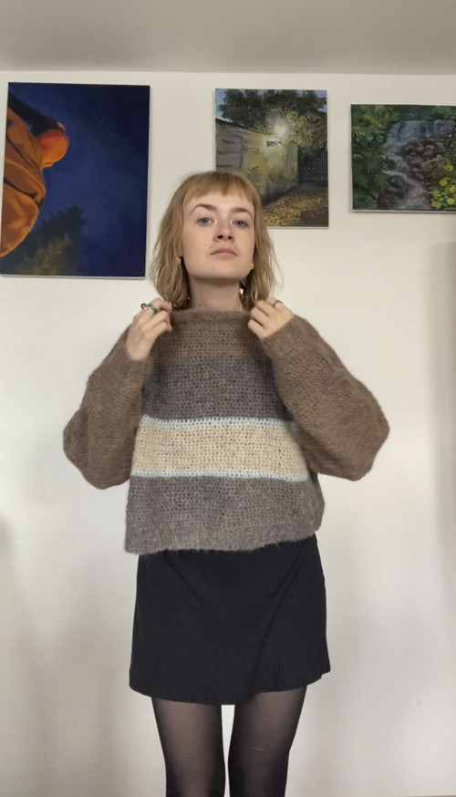 Háčkovaný crop top v hnědých odstínech — foto 2