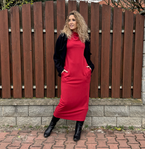 Červené šaty se stojáčkem — foto 6
