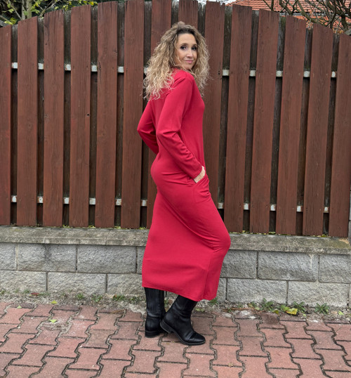 Červené šaty se stojáčkem — foto 3