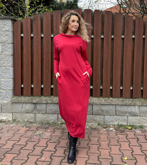 Červené šaty se stojáčkem — foto 2