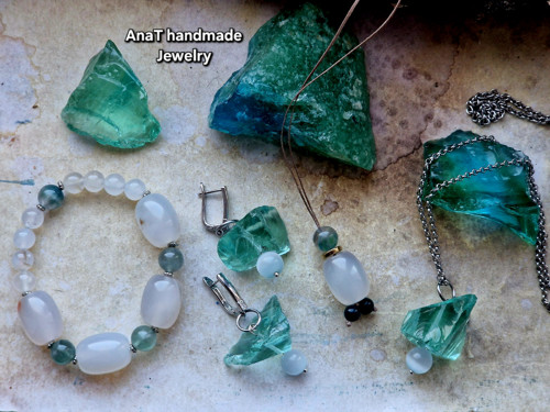 Náramek fluorit bílý chalcedon achát — foto 2