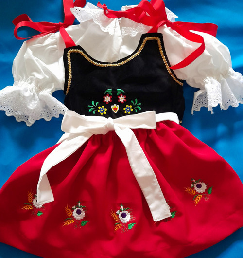 Kroje pro dvě princezny. Folklor. — foto 3
