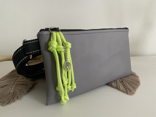 Šedá crossbody — foto 2