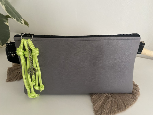 Šedá crossbody — foto 3