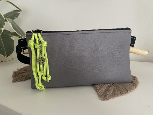 Šedá crossbody — foto 5