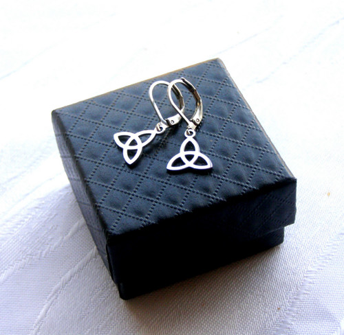 Ocelový náhrdelník - KELTSKÝ UZEL*TRIQUETRA — foto 3