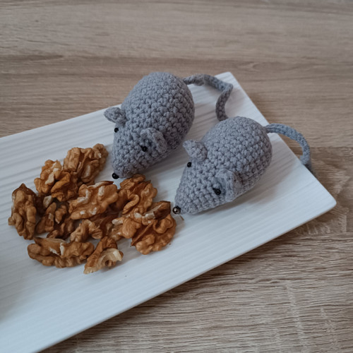 Háčkovaná myška šedá — foto 2