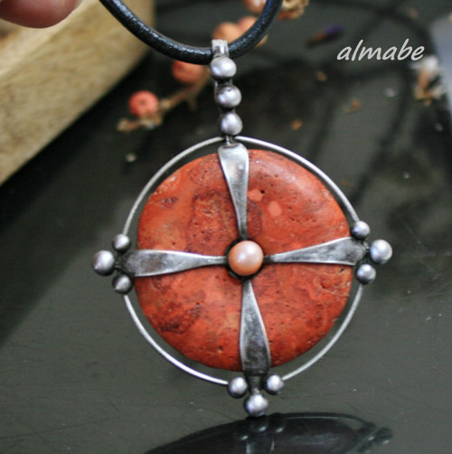 Symbol pokory (korál) — foto 3