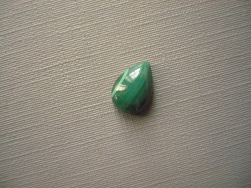Kabošon - malachit 10 mm, č.1Ef — foto 2